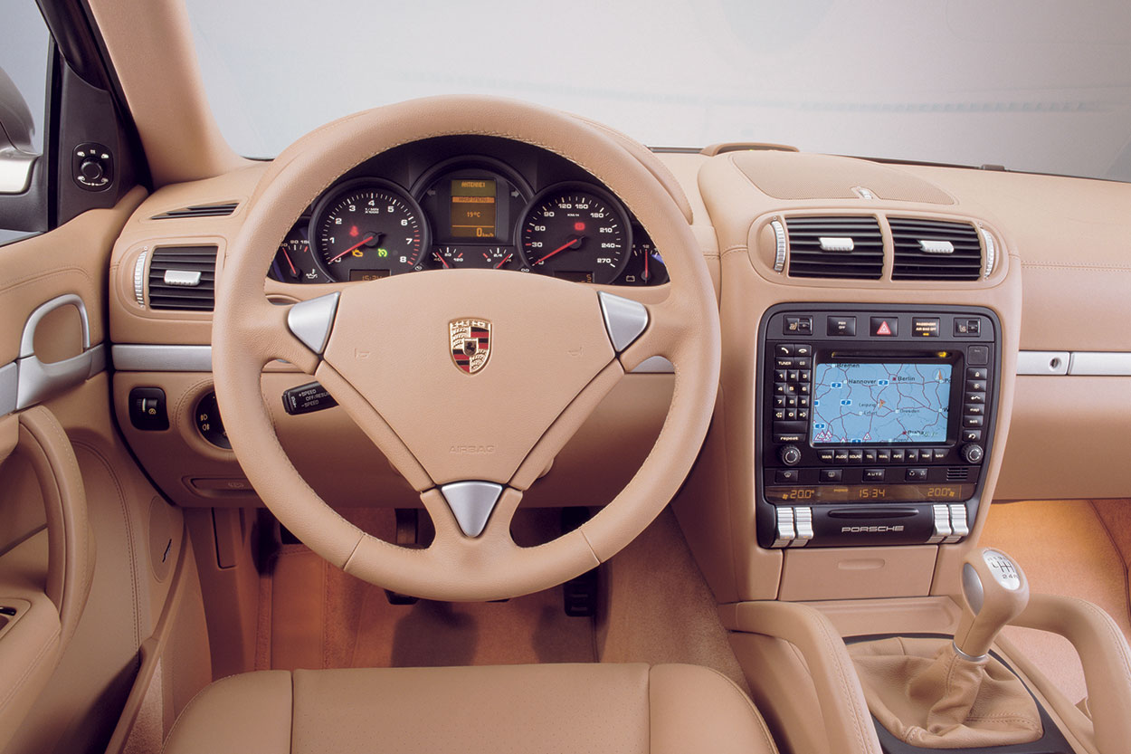 Model Guide First Generation Cayenne 2003 2010 Porsche Club Of The V6 Cayenne Could Be Optioned With A Manual Transmission Starting In 2005